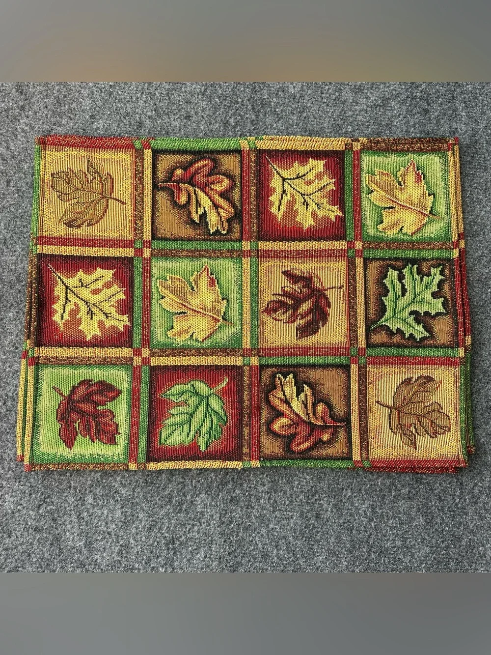 N/A set woven